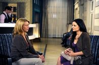 Rote Rosen – ARD ROTE ROSEN, Folge 135810 Uhr im Ersten. Susann (Elisabeth Lanz, r.) weiß nicht mehr weiter und bittet Regina (Christine Wilhelmi, l.) um Hilfe.
