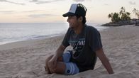 Gaza Surf Club – Ibrahim, 23, am Strand von Hawaii.
