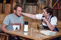SOKO Kitzbühel – Adrian Spielbauer (Wolfgang Neudecker), Teresa Kögler (Jasmin Neudecker).