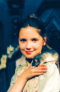 Gritta von Rattenzuhausbeiuns – Gritta (Nadja Klier) mit Ratte.
