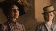 Grand Hotel – Wolf im Schafspelz: Donã Teresa übt eine neue List: Adriana Ozores als Doña Teresa, Amaia Salamanca als Alicia