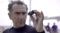 Mythos - Die größten Rätsel der Geschichte – Geschah die Sintflut am Schwarzen Meer? Dr. Konstantin Chterev vom "Black Sea Research Fund" sucht nach Belegen in Küstennähe.