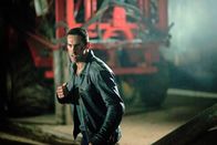 Eliminators – Der ehemalige FBI-Agent Thomas (Scott Adkins) befindet sich zusammen mit seiner Familie im Zeugenschutzprogramm, nachdem er sich ein paar Feinde zu viel gemacht hat.