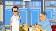 Bob's Burgers – Die jährliche Land-Schiff-Parade sorgt bei Bob (l.) für Probleme, denn nachdem die Stadt die mobilen Toilettenhäuschen direkt vor Bobs Restaurant gestellt haben, ist Teddy (r.) der einzige, der hier noch essen will ...