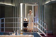 American Horror Story – Holden Lowe (Lennon Henry, l.); Elizabeth Johnson (Lady Gaga, r.)
