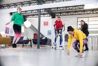 Princess of Science – Humanbiologin Janina Otto bringt die drei "Princesses of Science" Physikerin Linh, Informationstechnikerin Johanna und Biochemikerin Patrizia zum Schwitzen. Sie erklärt, welche verschiedenen Arten von Schweiß es gibt, wie Stoffe darauf reagieren und was man dagegen tun kann.