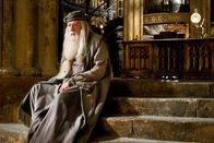 Harry Potter und der Halbblutprinz – Um die Welt vor dem Bösen zu retten, heckt Zauberer Dumbledore (Michael Gambon) einen Plan aus, der von ihm einen hohen Preis abfordert ...