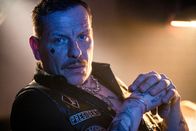 Die Chefin – Ließ Sascha Wendt (Gerdy Zint), Anführer der Motorradgang "Black Orders", einen seiner eigenen Männer töten?