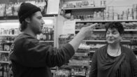 Streetphilosophy – Aynur und Jonas philosophieren über Transparenz und Offenheit in der Beziehung.