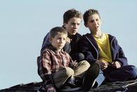 Malcolm mittendrin – L-R: Dewey (Erik Per Sullivan), Malcolm (Frankie Muniz), Reese (Justin Berfield)