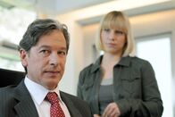 SOKO Kitzbühel – Günter Barton (Peter Wilfert), Kristina Sprenger (Karin Kofler).