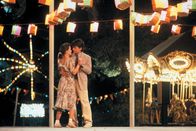 Doc Hollywood – Ben Stone (Michael J. Fox, r.) ist vom Landleben entsetzt. Er würde glatt durchdrehen, gäbe es da nicht die junge, hübsche Krankenwagen-Fahrerin Lou (Julie Warner, l.), mit der ihn bald zärtliche Gefühle verbinden ...