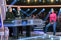Quizduell - Olymp – Moderator und Satiriker Oliver Welke (2.v.l.).