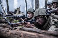 Hitlers letzter Widerstand – REEANCTMENT - Die C-Kompanie hält tief in der deutschen Gotischen Linie aus. Darsteller von links nach rechts: Nolan Moberly, Jacob Ndolelire, Donovan Marshall, und Jayes Tarka. (Holdout II Productions Inc./Sean F. White)