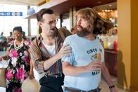 Masterminds – Erich Payne (Ross Kimball, Mitte l.); David Ghantt (Zach Galifianakis, Mitte r.)
