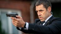 Der Beschützer – Er schützt eine unberechenbare Kronzeugin: Jan Schäfer (Tobias Oertel)