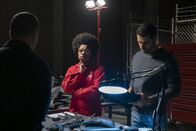 Navy CIS – Kasie Hines (Diona Reasonover, l.); Mateen Jamaah (Samer Salem, r.)
