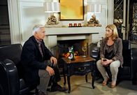 Rote Rosen – ARD ROTE ROSEN FOLGE 1322 Uhr im ERSTEN. Bestürzt erfährt Regina (Christine Wilhelmi, r.) von Thomas (Gerry Hungbauer, l.), dass sie keine Forschungsmittel mehr erhält.