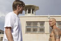 Shot Caller – Jacob alias Money (Nikolaj Coster-Waldau, l.); Bottles (Jeffrey Donovan, r.)
