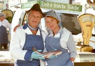 Noch einmal zwanzig sein ... – Ein glückliches Paar? Die Eheleute Fred (Peter Sattmann) und Henrike Sattler (Bettina Kupfer).