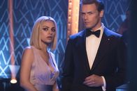 Bad Spies – Audrey (Mila Kunis, l.); Sebastian (Sam Heughan, r.)