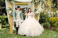 The Goldbergs – Erica Goldberg (Hayley Orrantia) und Geoff Schwartz (Sam Lerner)