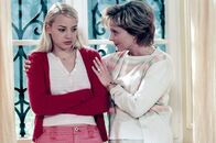 Bianca – Sofia (Jytte-Merle Böhrnsen, l.) wirft Ariane (Kerstin Gähte, r.) vor, sie habe gewusst, wer ihr wahrer Vater ist.
