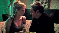 Bad Banks – Luc Jacoby (Marc Limpach) ist fasziniert von Bardame Grazyna (Anja Antonowicz).