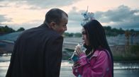 Vena – Bolle (Paul Wollin) und Jenny (Emma Nova) wollen es sich gutgehen lassen.