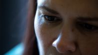 Eli Roth's GHOSTS - Der Alptraum beginnt – Candice looking scared