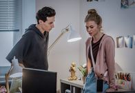 SOKO Linz – Niemand hat damit gerechnet, dass Heidi Gallos eines gewaltsamen Todes sterben würde. Auch nicht eine ihrer Pole-Fit-Tänzerinnen, Lilo Priess (Zoe Straub). Auch Aleks (Damyan Andreev) ermittelt mit in diesem Fall voller gekränkter Eitelkeiten.