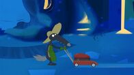 Wolf – Wolf ahnt nicht, was er mit seinem nächtlichen Rasenmähen auslöst.