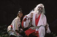 Ran – L-R: Lord Hidetora Ichimonji (Tatsuya Nakadai) und Kyoami (Pîtâ)
