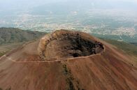 Leben mit Vulkanen – Der Vesuv ist das Überbleibsel des Monte Somma - jenes Vulkans, der bei seinem Ausbruch 79 nach Christus die antiken Städte Pompeji, Stabiae und Herculaneum auslöschte.