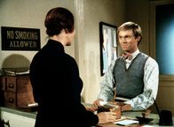 Die Waltons – John-Boy (Richard Thomas, r.), der nach wie vor Schriftsteller werden will, bewirbt sich um ein College-Stipendium.