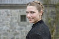A Gschicht über d'Lieb – Maria (Svenja Jung) will sich nicht in eine Ehe treiben lassen. Svenja Jung als Maria Bacher.