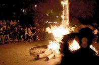 Die Pyrenäen – Zur Sommersonnenwende findet in Isil jährlich ein Feuerritual statt.