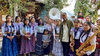 Sara Nuru - Abenteuer Mexiko – Sara inmitten von einer der ersten Frauenbands in Santa Maria de Tlahuitoltepec