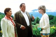 Der Bulle von Tölz – (v.li.) Katerina Jacob (Sabrina Lorenz), Ottfried Fischer (Benno Berghammer), Tatjana Blacher (Frau von Gluck).