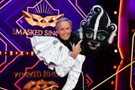 The Masked Singer – Enthüllt: Unter dem Stinktier steckt Peter Kraus.