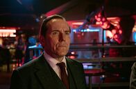 Professor T – Professor Tempest (Ben Miller) unterstützt die Polizei bei den Ermittlungen gegen Drogenschmuggler.