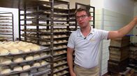 Typisch! – Im Winter backt Jannes 500 Brötchen pro Tag, im Sommer bis zu 10.000.