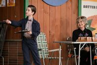 Young Sheldon – Iain Armitage (Sheldon Cooper), Annie Potts (Constance 'Meemaw' Tucker).