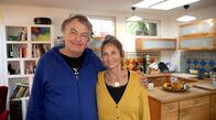 Room Tour – Annette (r) und Bernhard in ihrer kunterbunten DIY Küche.