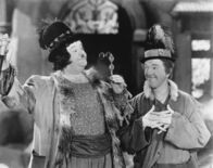 Dick und Doof werden Papa – Ollie (Oliver Hardy, l.); Stan (Stan Laurel, r.)