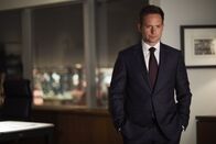 Suits – Suits (2017)