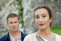 SOKO Kitzbühel – Timothy Peach (Alex Sikora), Konstanze Breitebner (Nicole Wohlschlager).