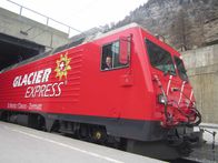 Traumzüge – Auf seiner Strecke bis nach St. Moritz überquert der Glacier Express 291 Brücken, um in der Gebirgslandschaft ans Ziel zu kommen.