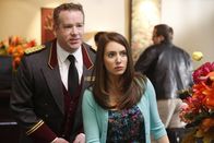 Community – Annie (Alison Brie) gibt sich als Jeffs Ehefrau aus und kommt damit nicht ganz unbeschadet davon ...