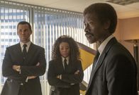 Black Monday – L-R: Andrew Rannells als Blair Pfaff, Regina Hall als Dawn Towner, Don Cheadle als Mo Monroe